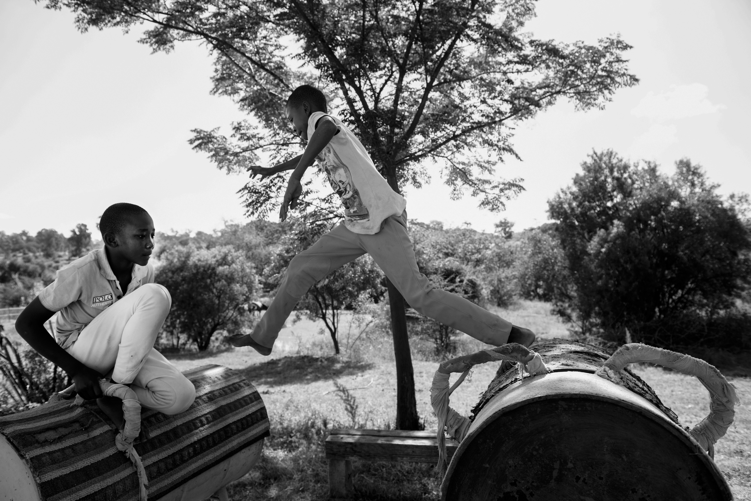 EQUESTRIAN
Campaign realized for the International Federation for Equestrian Sports FEI.
Shumbashaba program , South Africa, Johannesburg. FEI solidarity program.