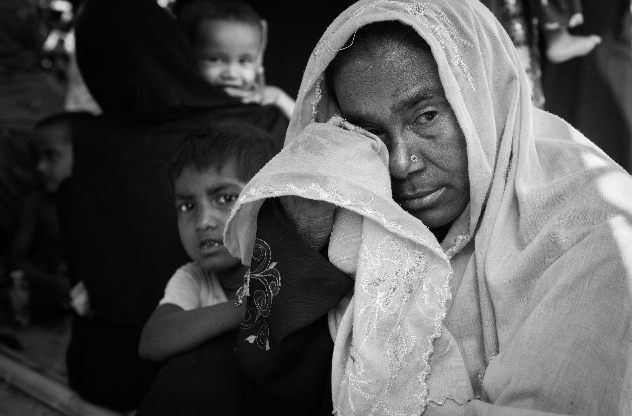 Bangladesh, Cox's Bazaar.
Newly arrived Rohingya refugees waiting for food aid at Kutupalong camp on April 16, 2018 .Over 650,000 Rohingya have crossed the border to Bangladesh since August last year, fleeing the violence.