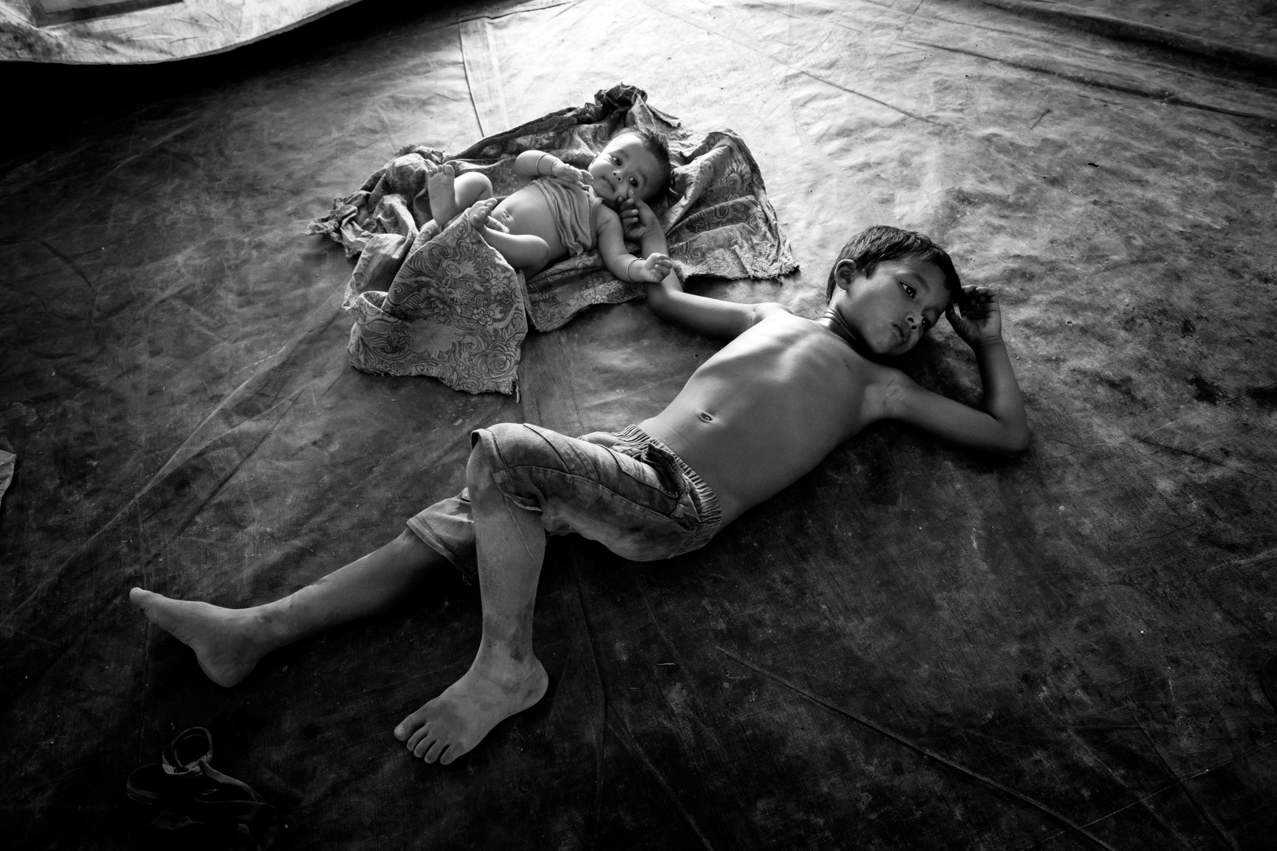 Bangladesh, Cox's Bazaar.
Rohingya refugees at the Kutupalong transit center .
Over 650,000 Rohingya have crossed the border to Bangladesh since August last year, fleeing the violence.