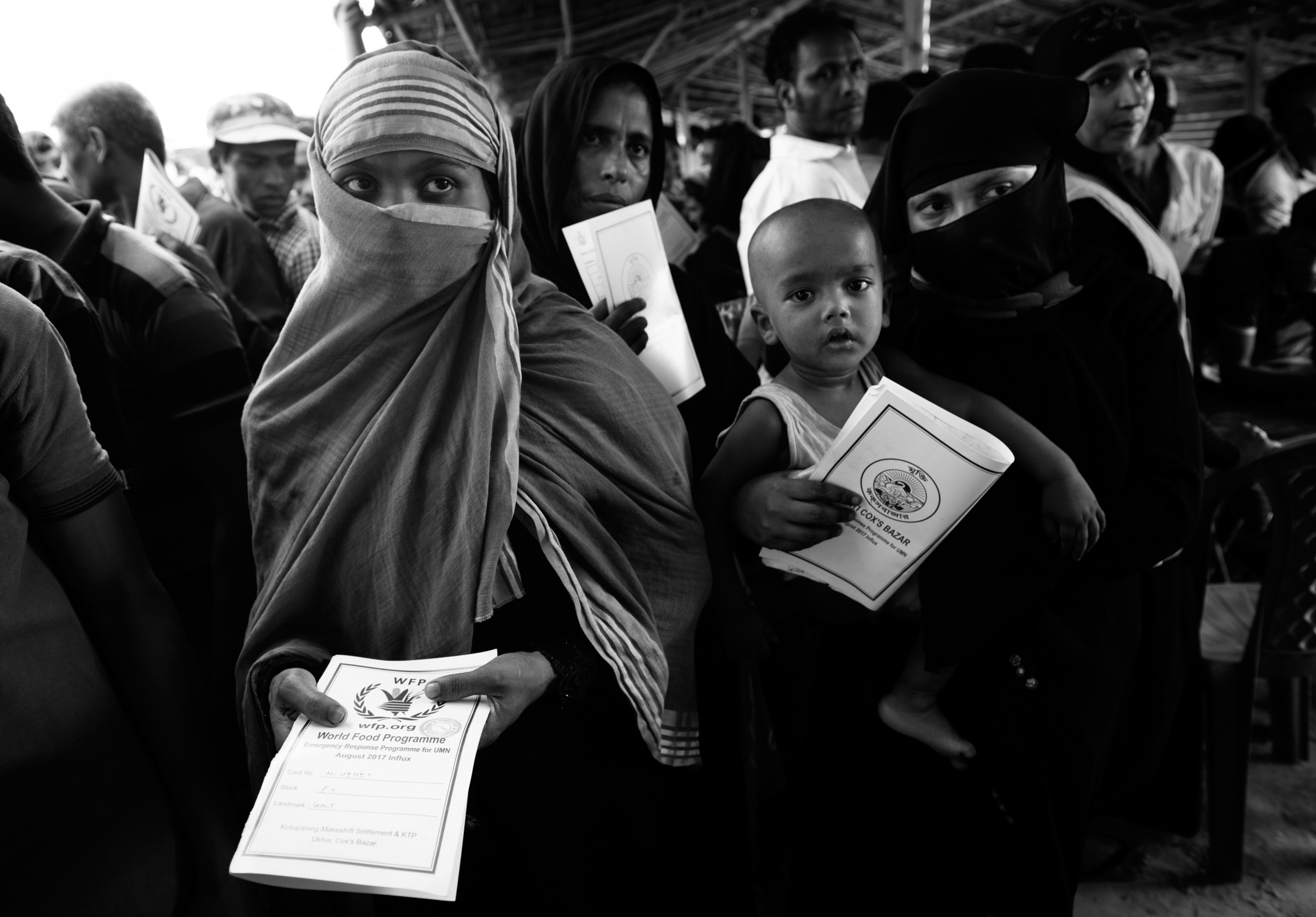 Bangladesh, Cox's Bazaar.
Newly arrived Rohingya refugees waiting for food aid at Kutupalong camp on April 16, 2018.
Over 650,000 Rohingya have crossed the border to Bangladesh since August last year, fleeing the violence.