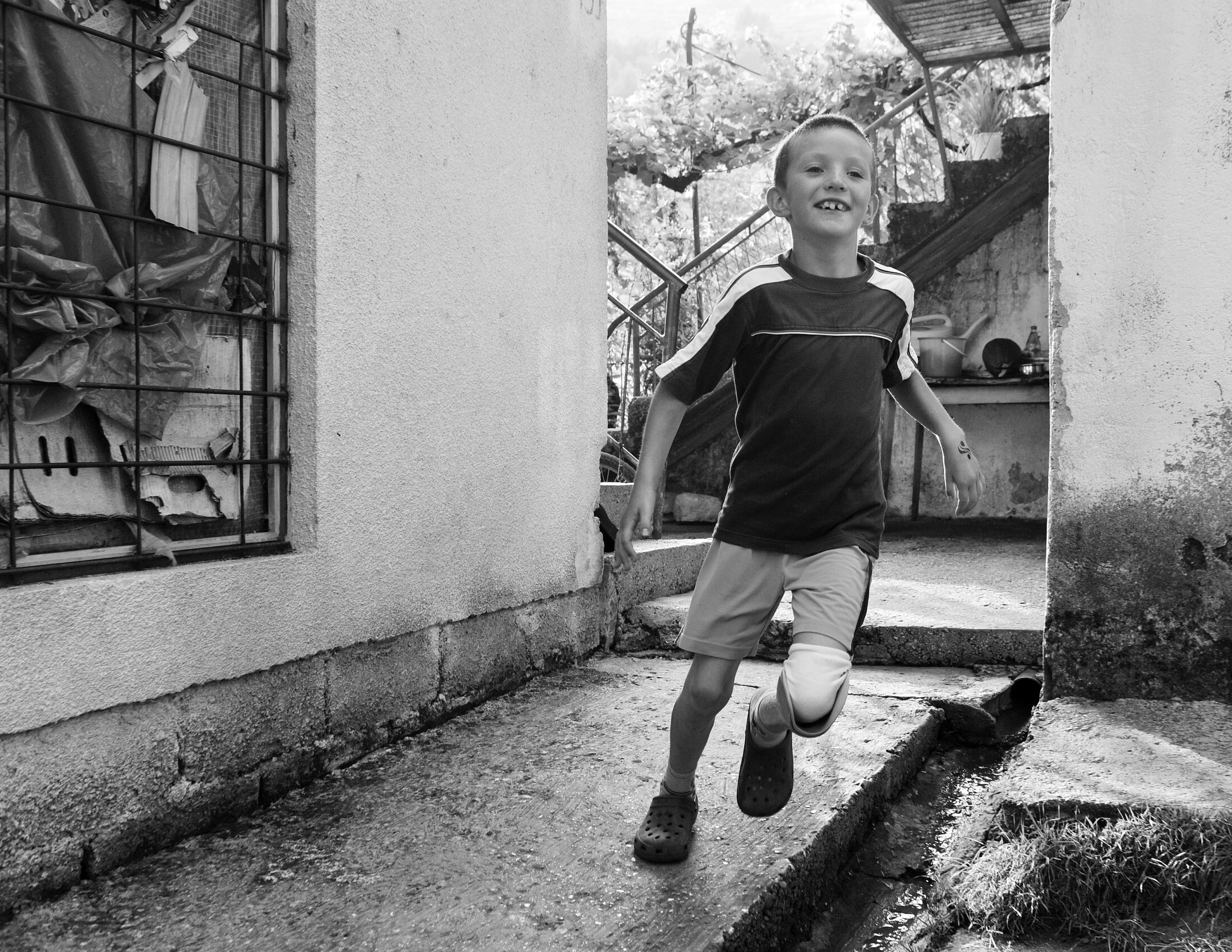 BOSNIA
Legacy of war.
Pictures taken for the NGO Miracles near Mostar in 2012.
