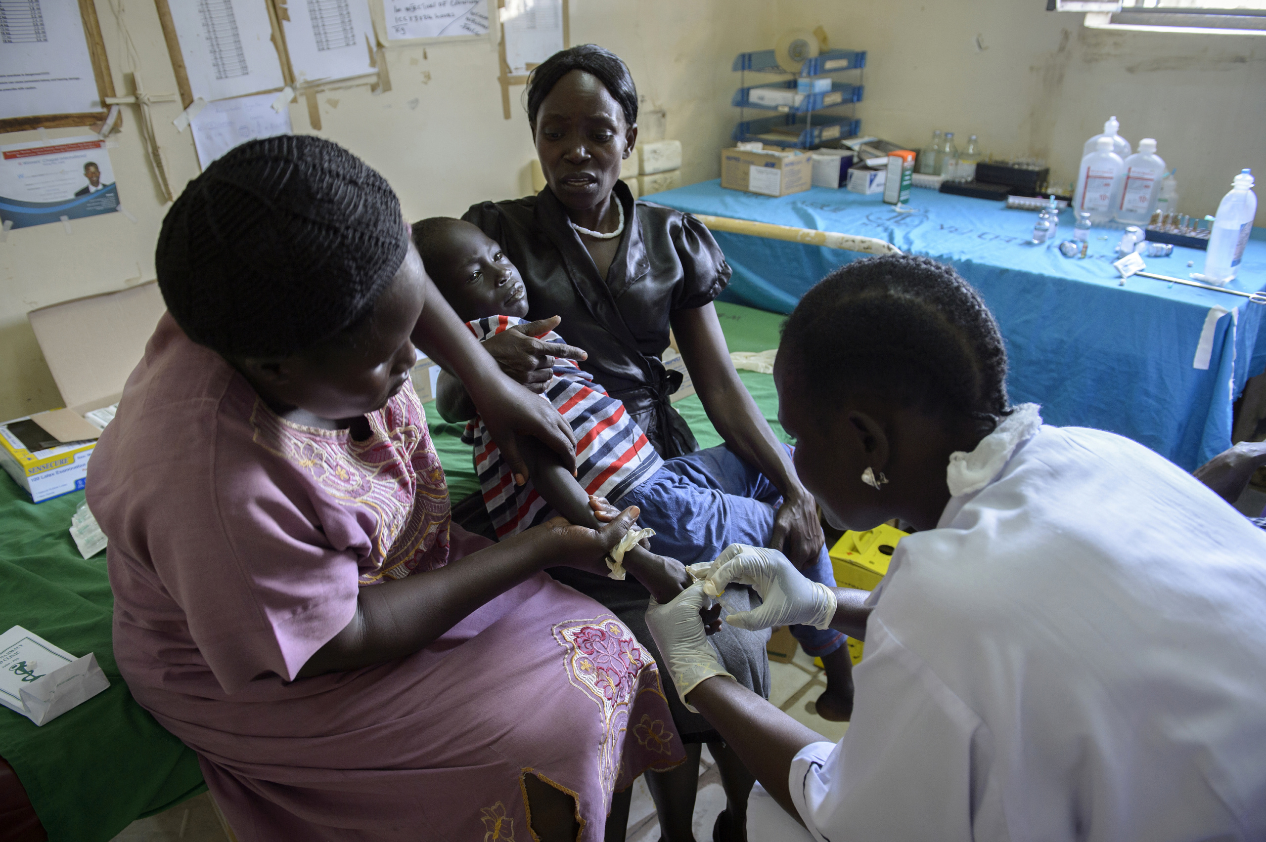South Sudan, Juba
Child affected by malaria
On 9th of July 2011 a new country will be born in Africa. The Republic of South Sudan will be the 54th African state and the 193rd nation in the world. But South Sudan is a very poor country, despite its large oil reserves, which account for 98 percent of its income.
South Sudan’s economy is mainly pastoral, and cattle herding is the most important activity. Agriculture and fishery are comparatively sparse, although the Nile runs through the region.
South Sudan’s society is deeply divided along tribal lines. The main clan is the Dinka, a pastoral semi-nomadic population. Violence is endemic to the region, often as a consequences of cattle ownership issues. But violence is also very much fed by the uncountable number of weapons circulating in the country, the heavy legacy of a 30 year long civil war against North Sudan.
child affected by malaria