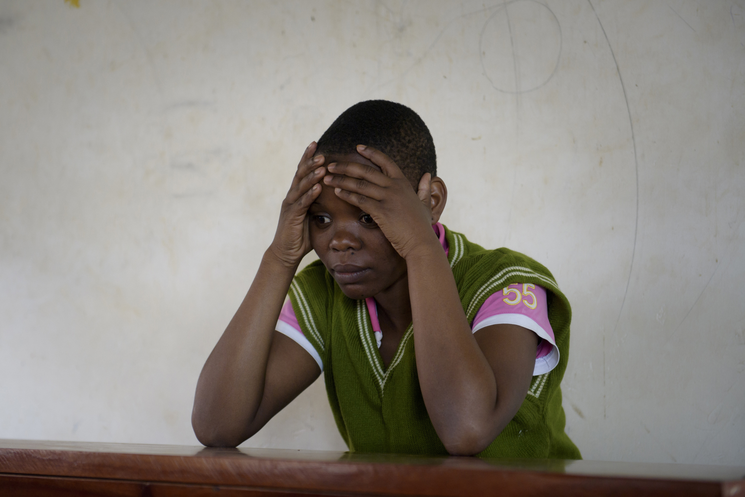 Kampala, Uganda.
Violence against women.
Namirembe Hadijah 18 years old.
"I stay all week at school. I sometimes go home on weekends. When I arrived here, I was the youngest in the class. I immediately realized that everything would not be easy. Boys at school do not consider us as equals. Often they refuse to participate in compulsory work such as housework etc. Some boys ask us to wash their belongings because they consider that it is the role of women. There are also cases of sexual assault in our school. One time I saw a friend in my class crying and she explained to me how she had been touched by a boy in her class."